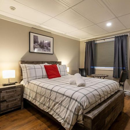 The Cache Hotel And Lodgings Golden Exterior foto